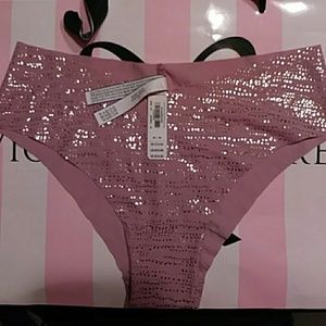 Cheeky cheeky panties❤